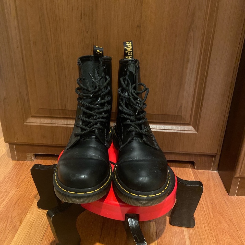 Black Dr.Martens in great condition!